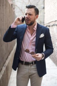 Como combinar una camisa rosa para hombre Confermoda